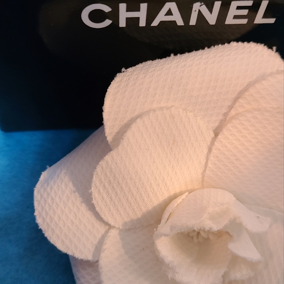 Chanel Camellia Textile Corsage - Picture 13 of 14